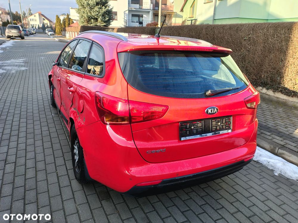 Kia Ceed 1.6 GDI ISG Dream-Team Edition - 7
