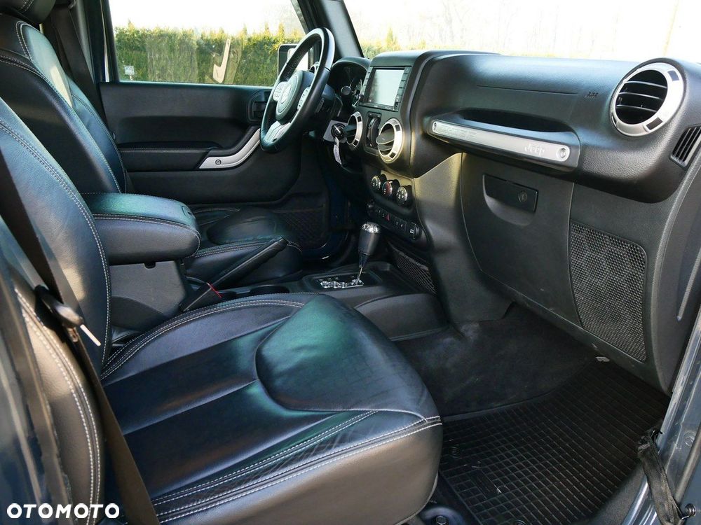 Jeep Wrangler 3.6 Unlim X - 18