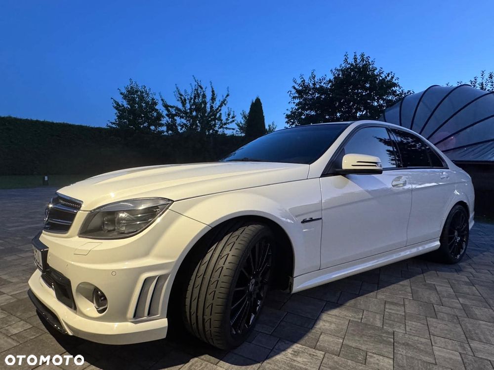Mercedes-Benz Klasa C 63 AMG 7G-TRONIC Performance Plus SPORT EDITION - 3