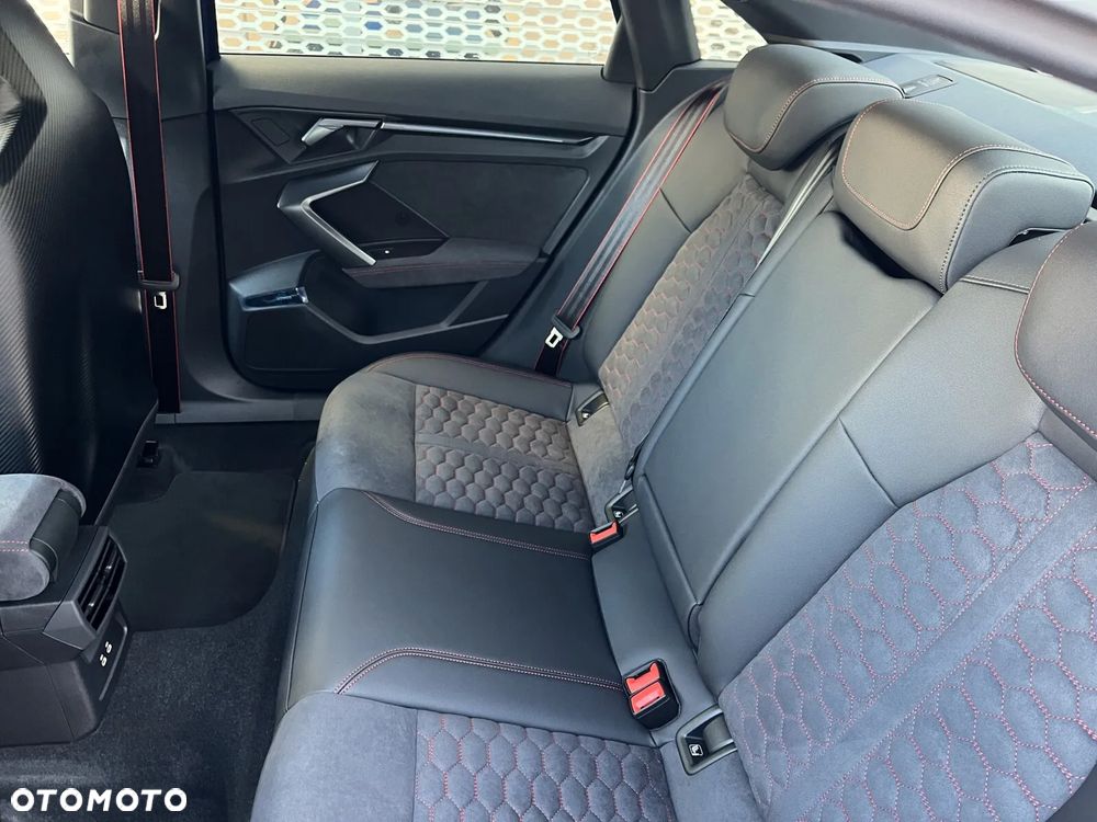 Audi RS3 Limousine - 17