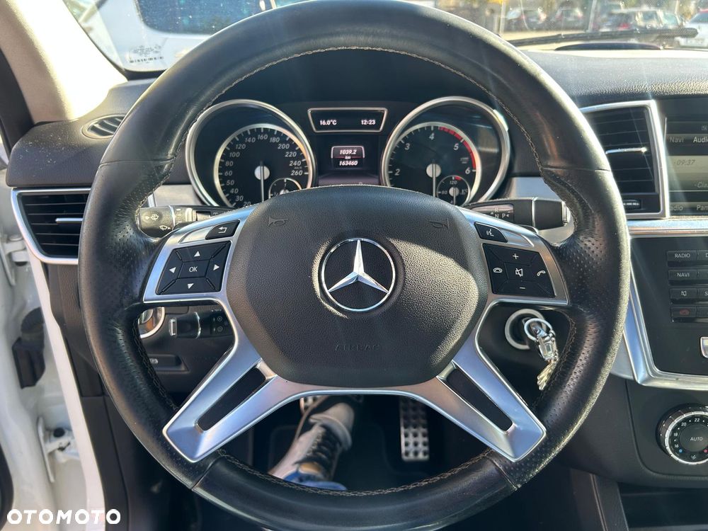 Mercedes-Benz ML - 26