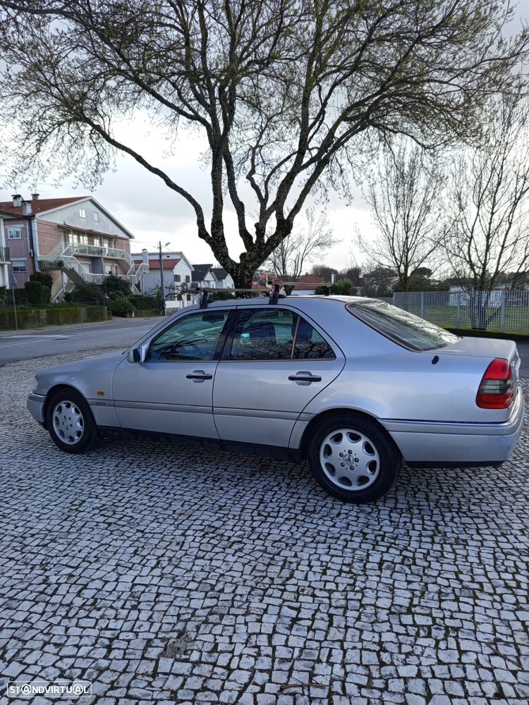 Mercedes-Benz C 220 D Elegance - 4