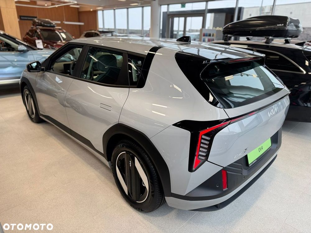 Kia EV4 - 4