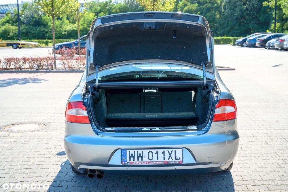 Skoda Superb 2.0 TDI Elegance DSG - 30