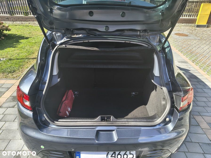 Renault Clio 1.2 16V Limited - 23
