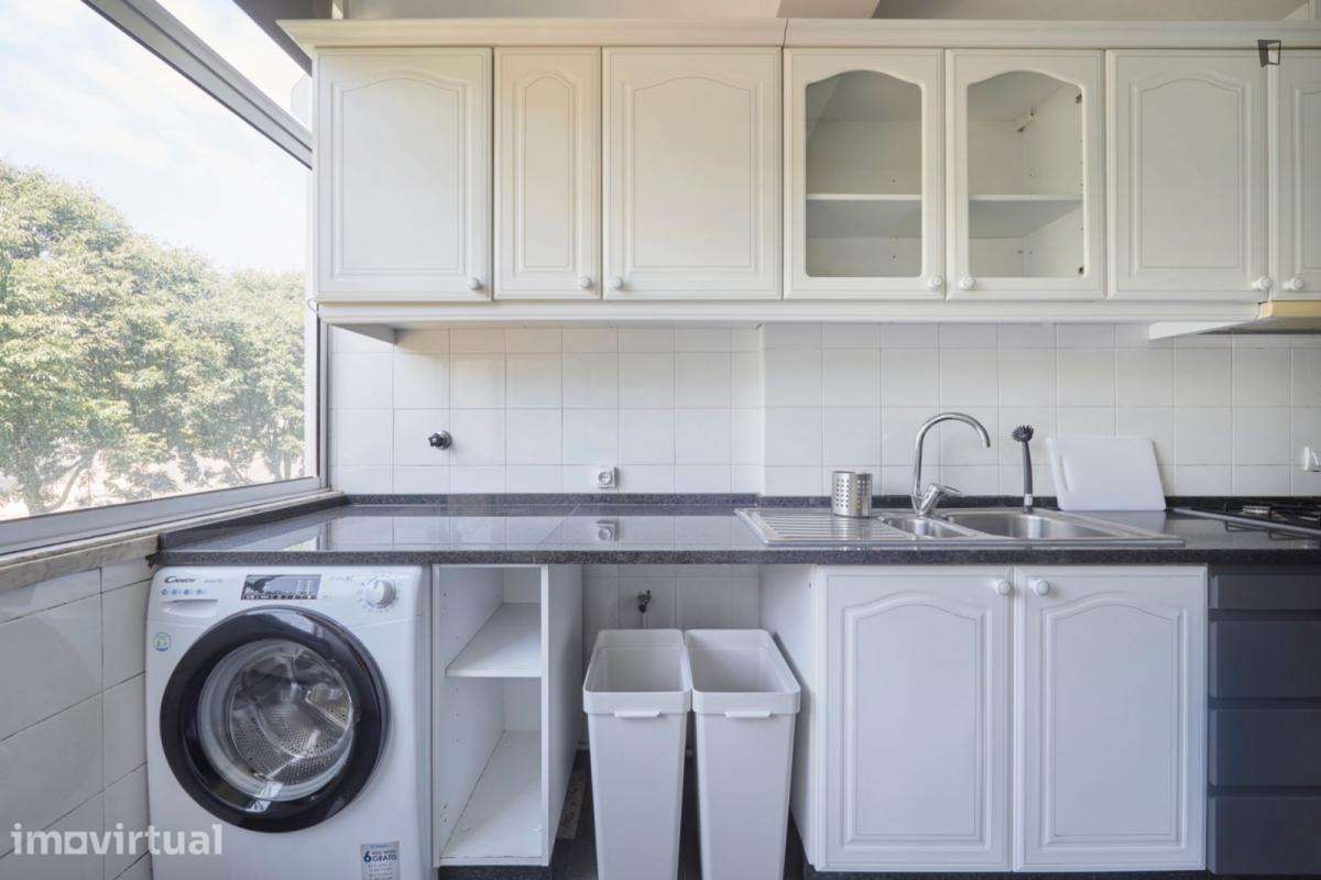 Quarto - localizado em Almada Lisbon - Grande imagem: 5/13