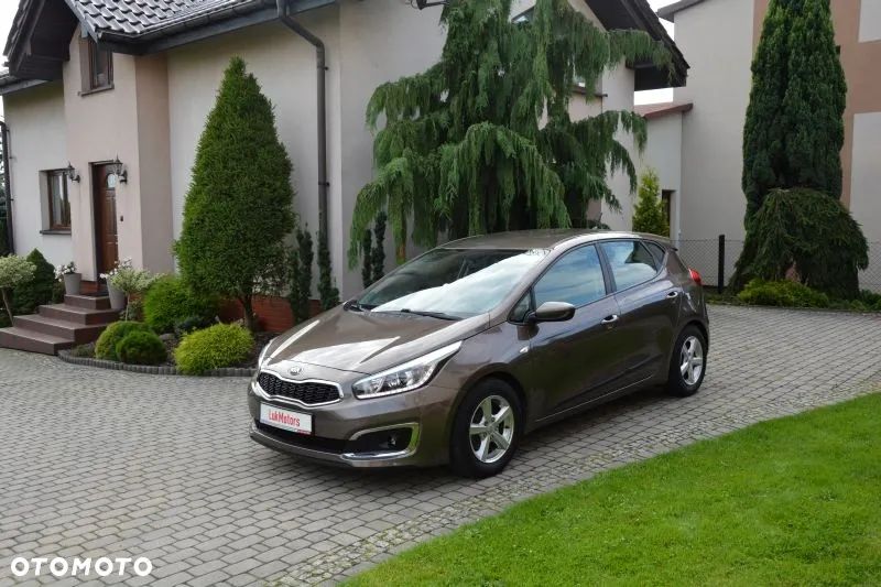 Kia Ceed Cee'd 1.4 L - 6