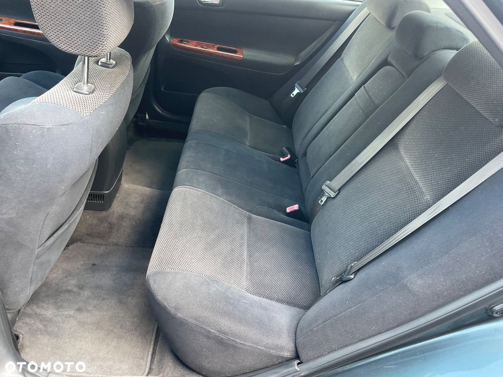 Toyota Camry 2.4 VVT-i - 17