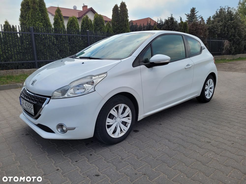 Peugeot 208 - 1