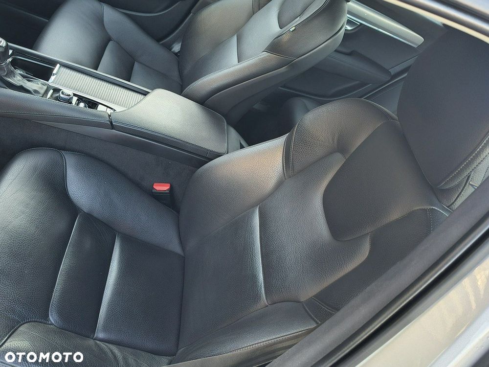 Volvo V90 D3 Momentum - 25