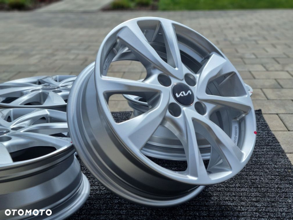 KIA 15" Picanto Rio Stonic Nowe felgi aluminiowe 4x100 srebrne