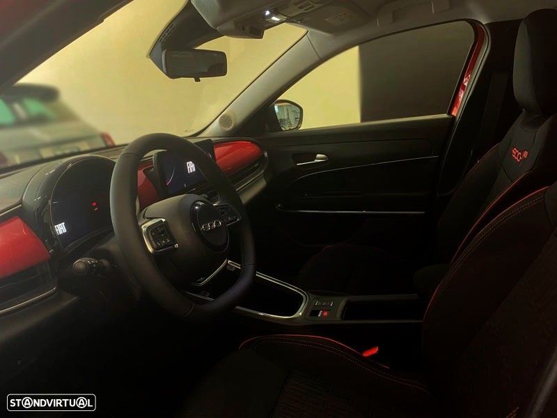 Fiat 600e 54 kWh (RED) - 8