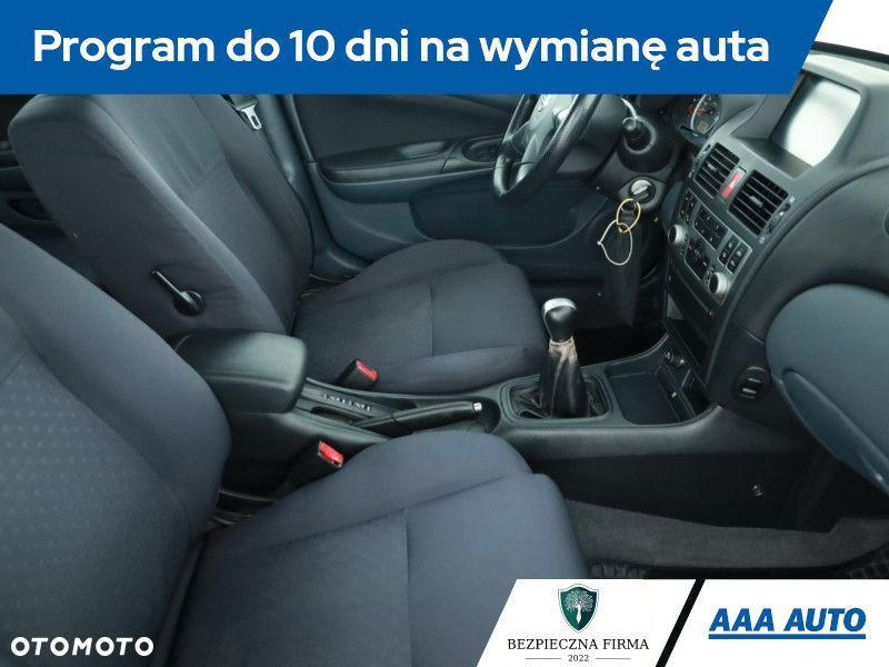Nissan Almera - 9