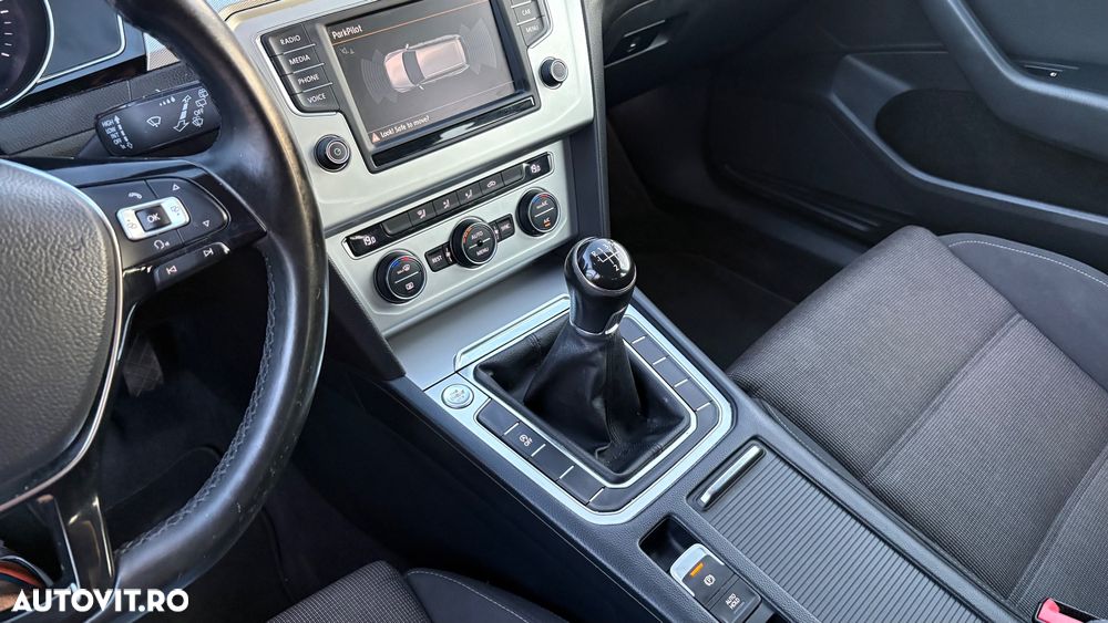 Volkswagen Passat 2.0 TDI (BlueMotion Technology) Comfortline - 17