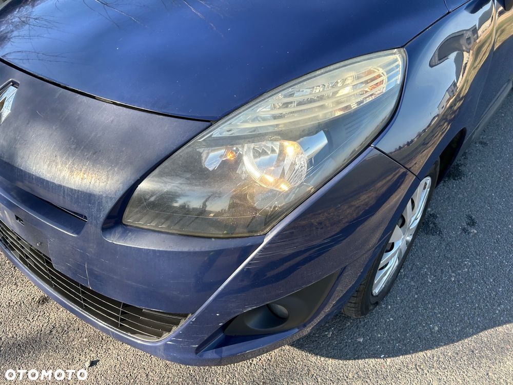 Renault Grand Scenic - 19