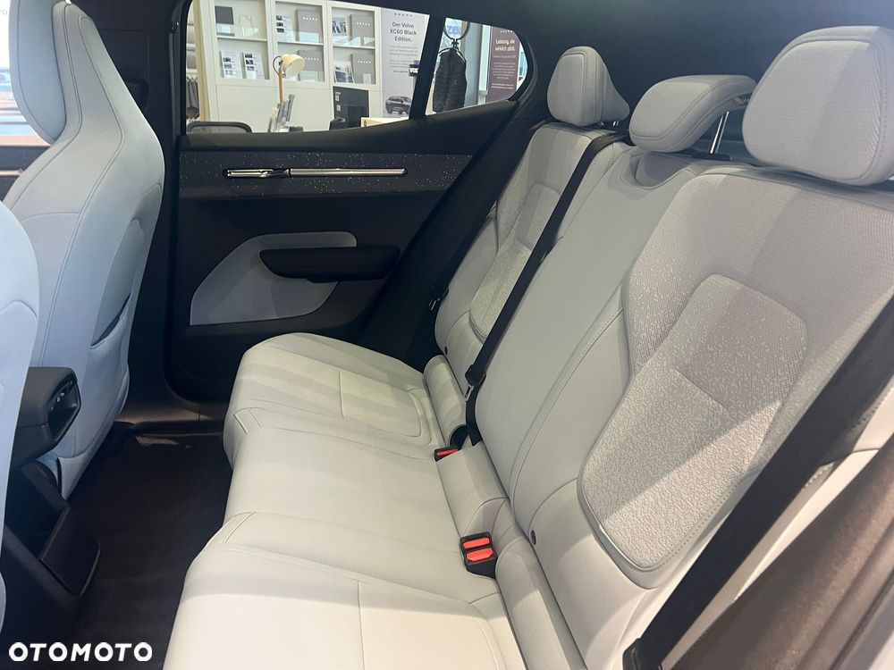 Volvo EX30 Twin Motor Performance AWD Black Edition Ultra - 6