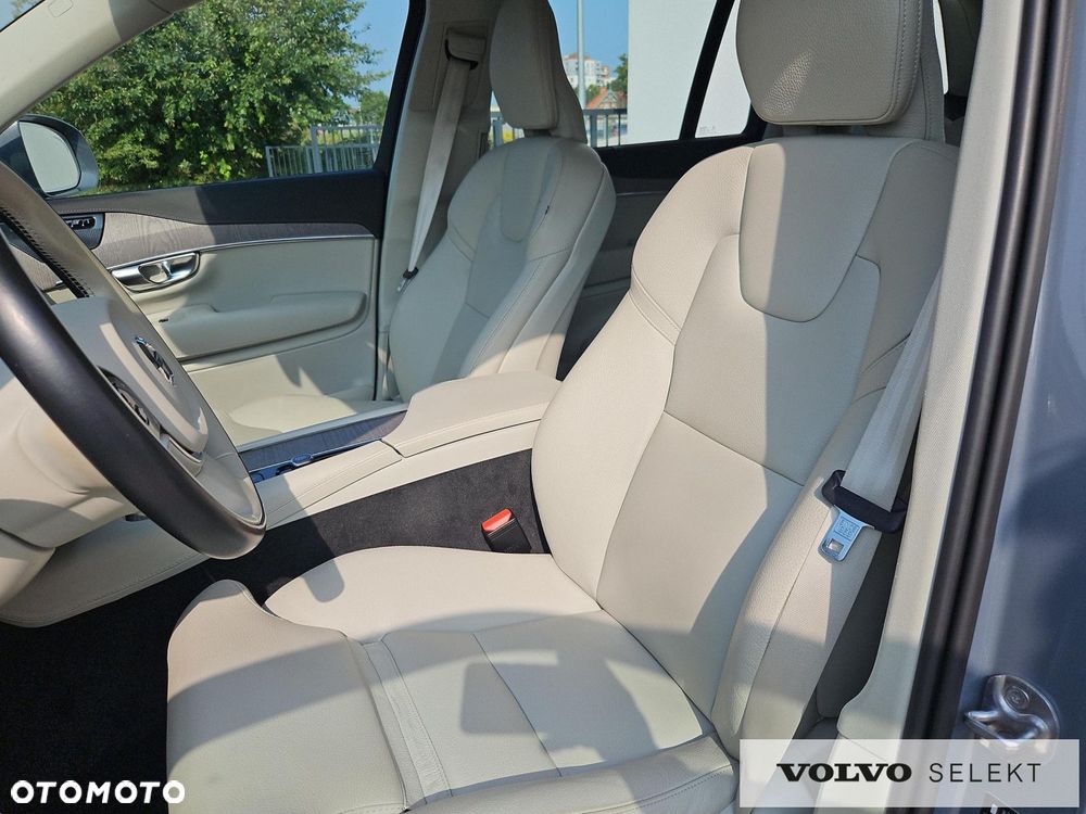 Volvo XC 90 - 22