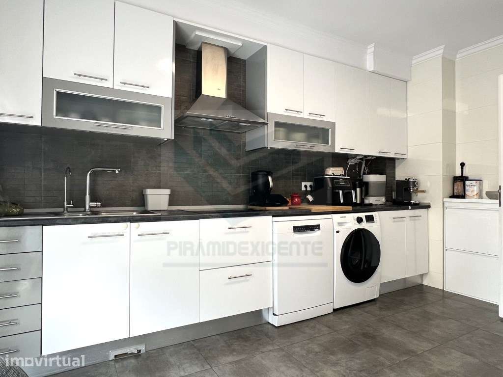 APARTAMENTO 1ºANDAR, ESTACIONAMENTO, MOBILADO - Grande imagem: 5/30