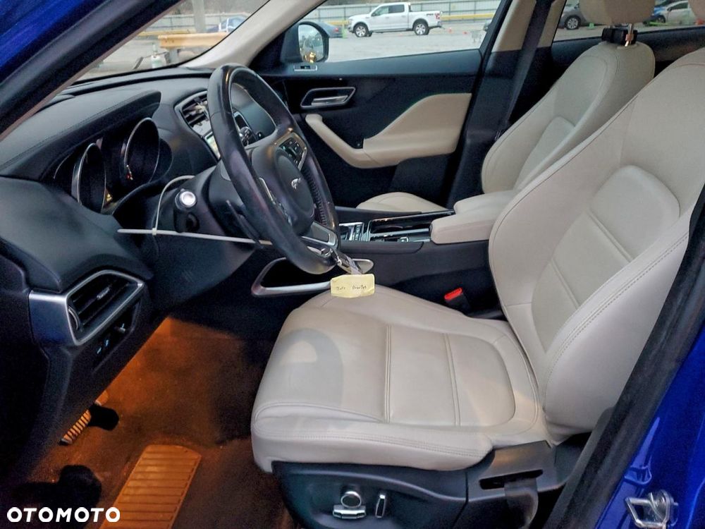Jaguar F-Pace P250 AWD - 8