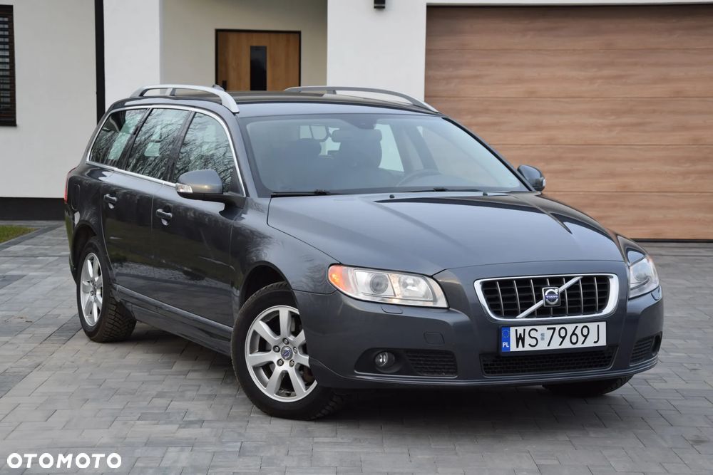 Volvo V70 2.5T Summum - 2