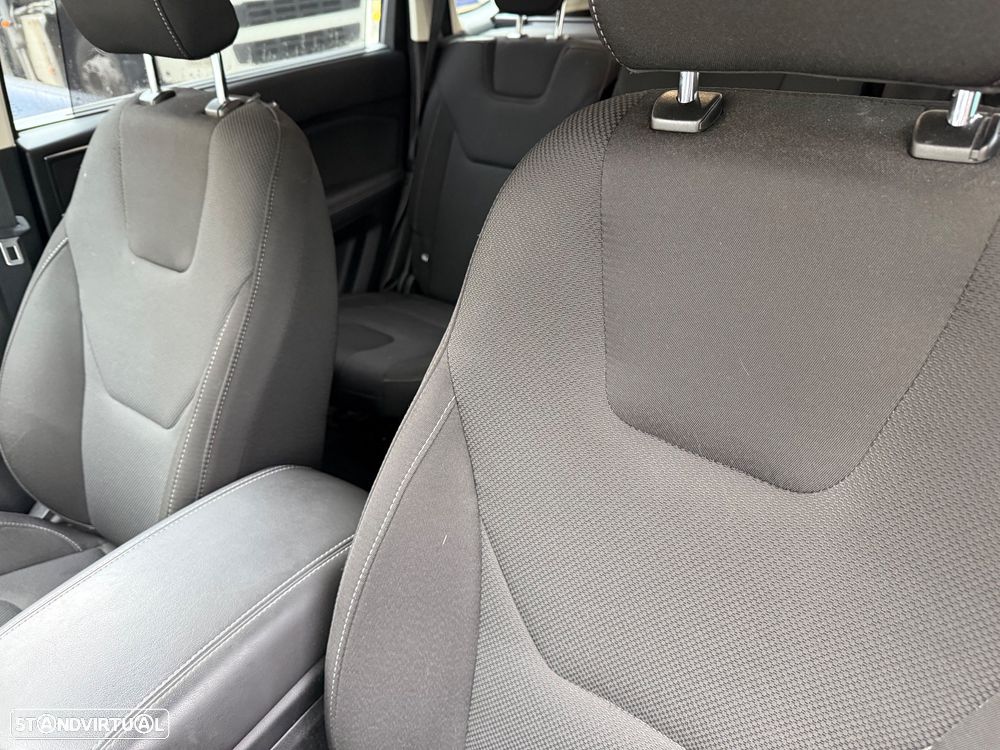 Ford S-Max 2.0 TDCi Titanium - 4