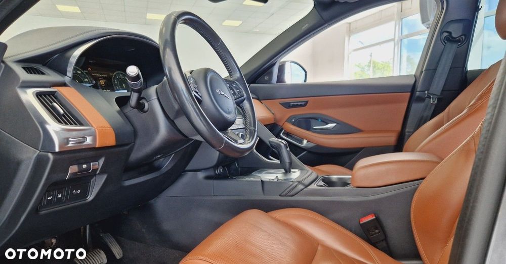 Jaguar E-Pace - 23