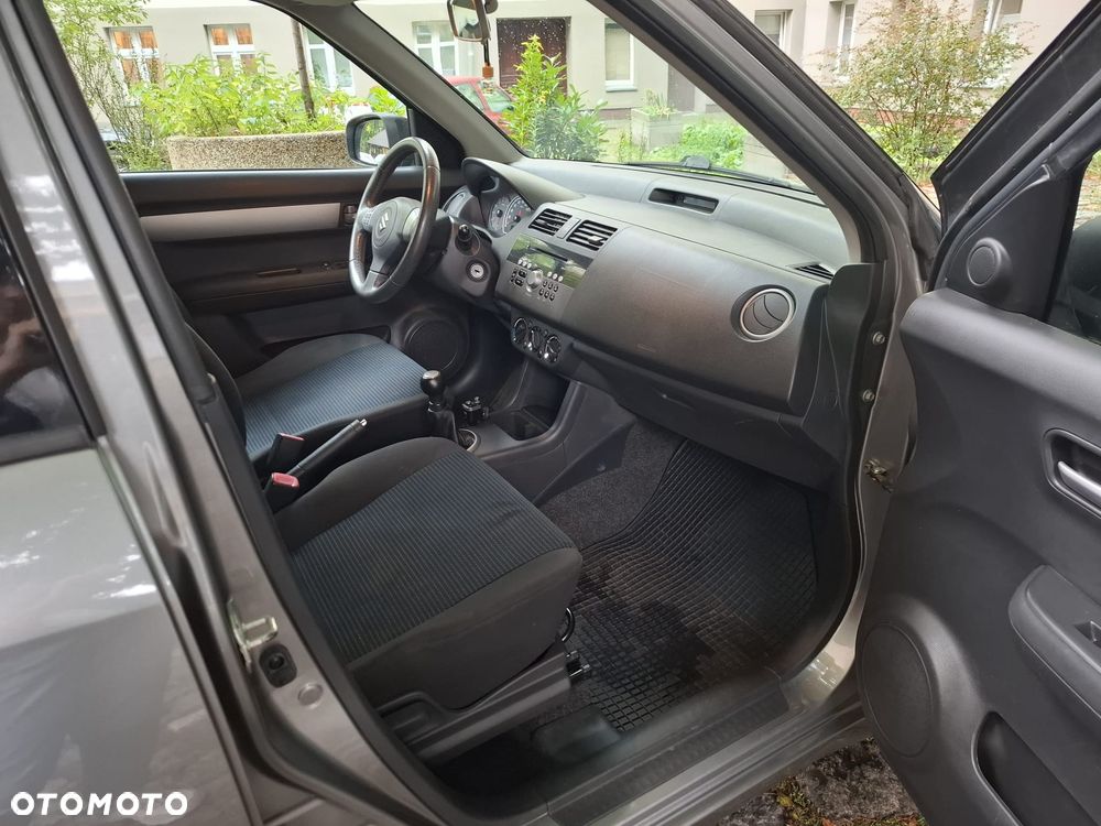 Suzuki Swift - 16