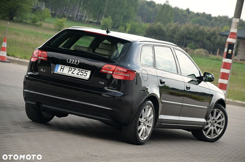 Audi A3 Sportback - 12