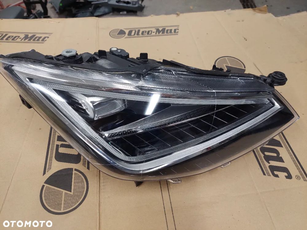 Reflektor prawy seat ibiza V Arona 6F1941 008F - 1