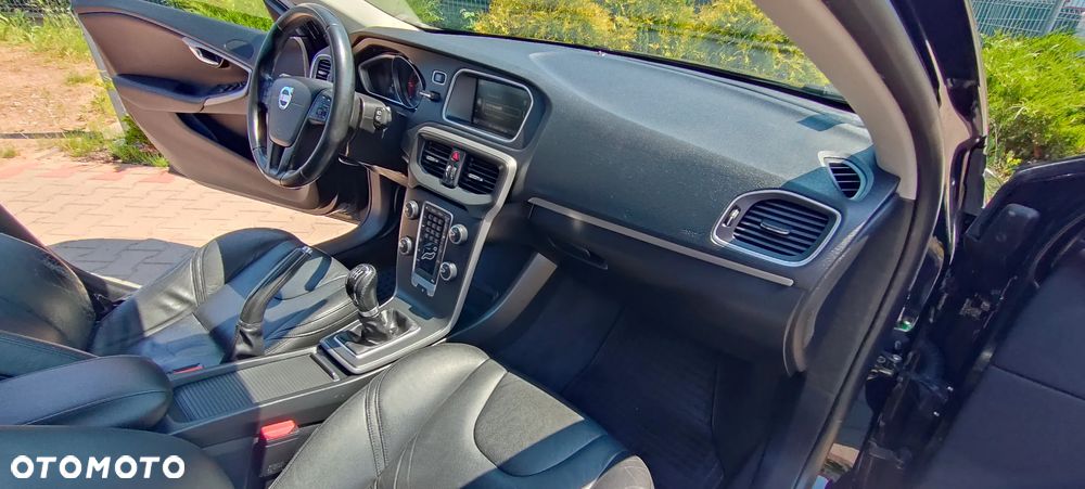 Volvo V40 D2 - 18
