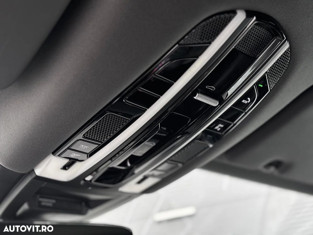 Porsche Cayenne - 20