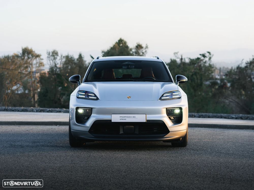 Porsche Macan Electric 4S - 8