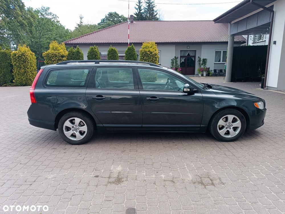 Volvo V70 2.4D Momentum - 6