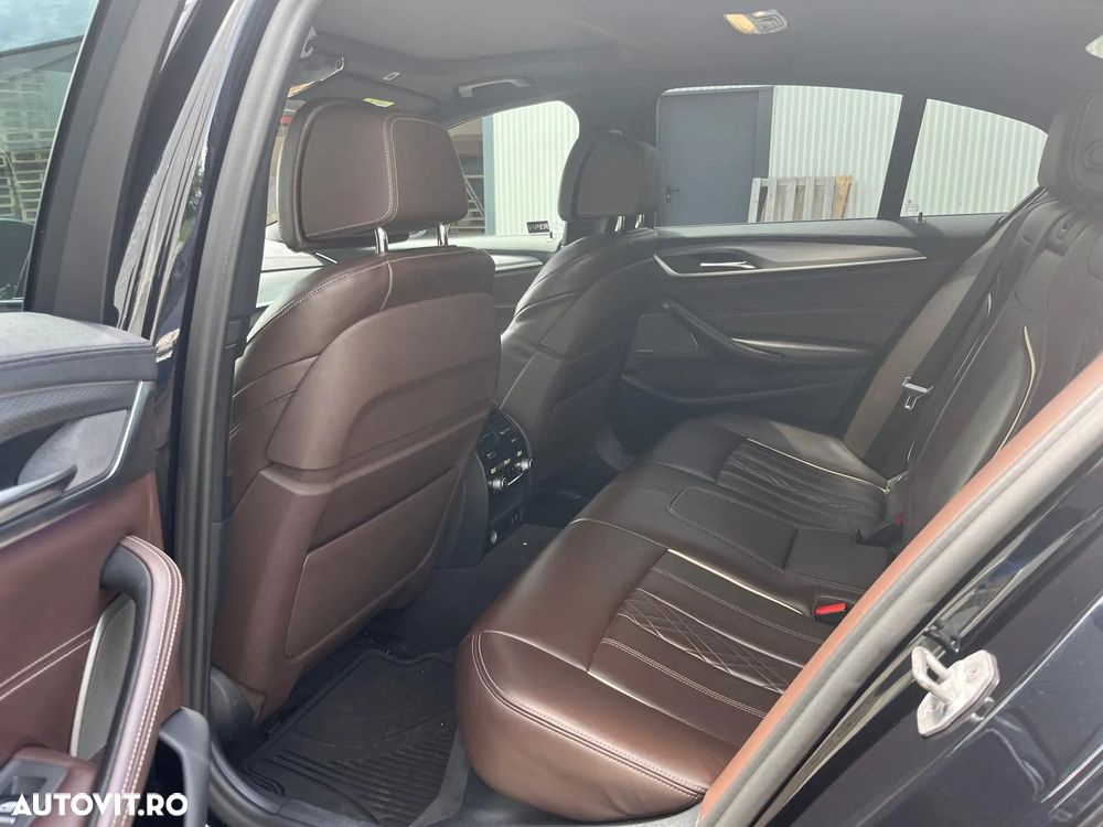 BMW Seria 5 530d xDrive AT - 11