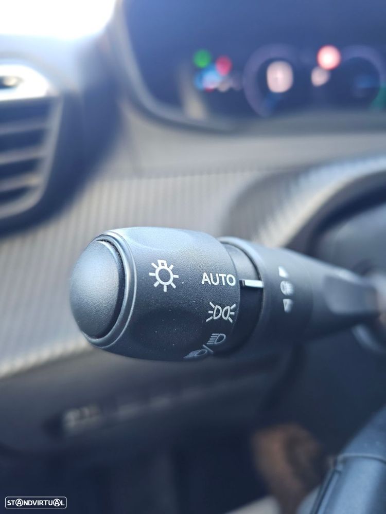 Peugeot 2008 1.2 Hybrid Allure e-DCS6 - 16