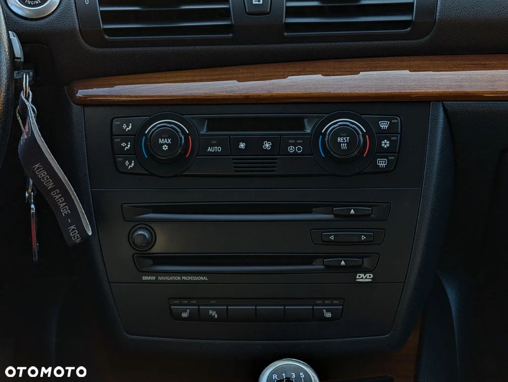 BMW Seria 1 120i - 29