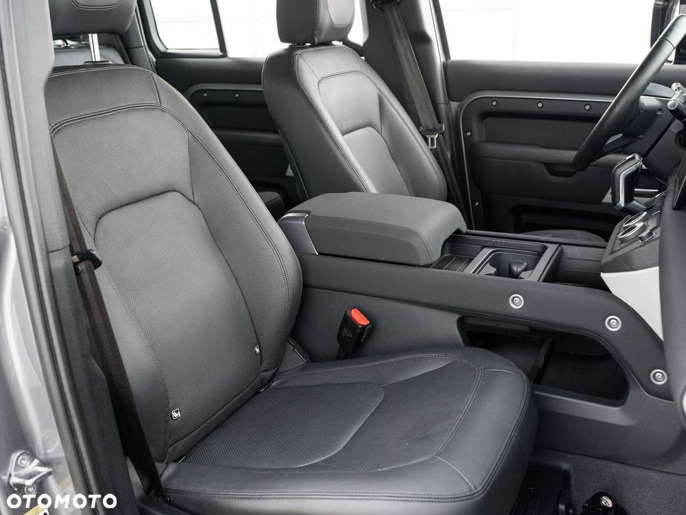 Land Rover Defender 3.0 D250 mHEV SE - 27