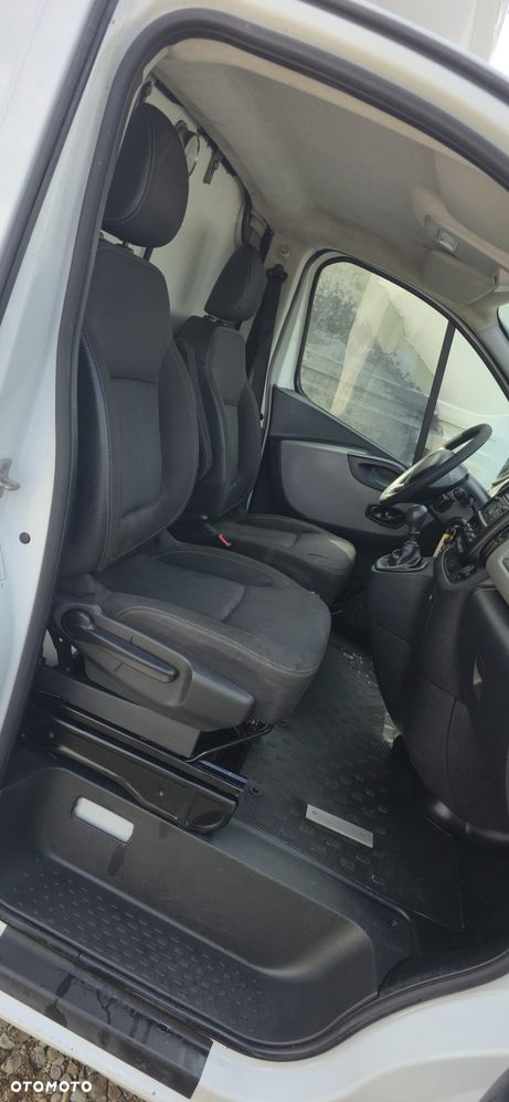 Renault Trafic - 16