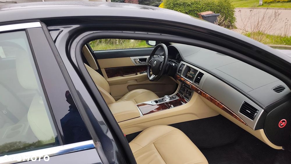 Jaguar XF 3.0 V6 Kompressor AWD - 33