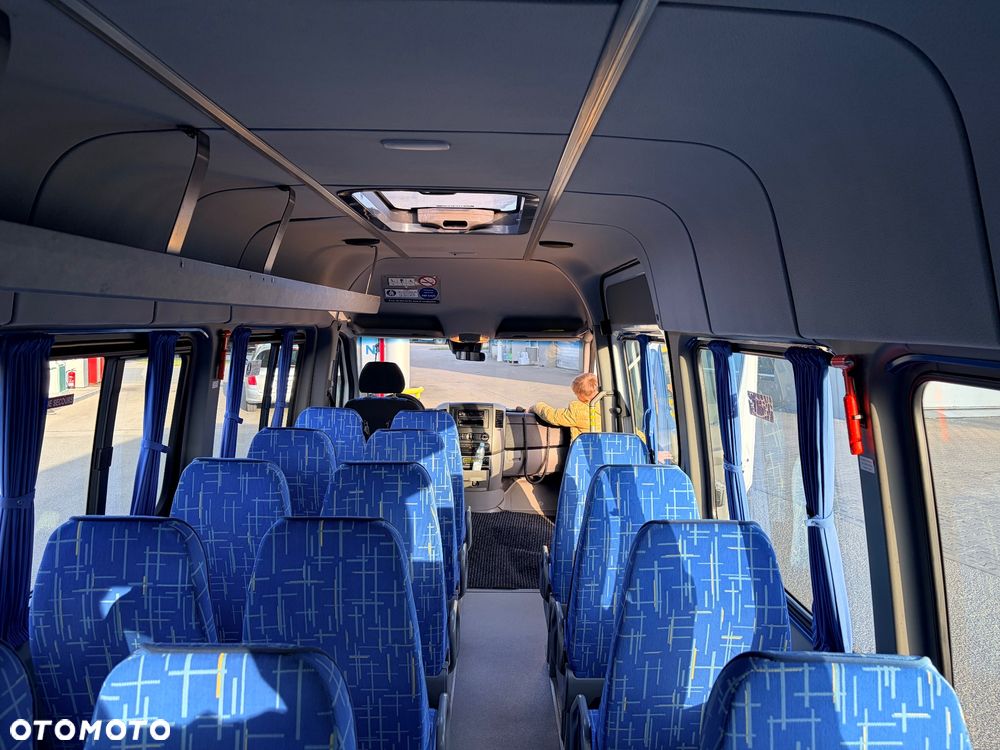 Mercedes-Benz 513 - 23