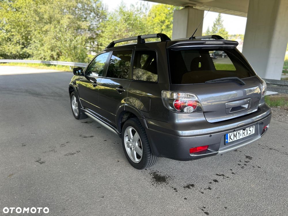 Mitsubishi Outlander 2.4 Intense - 7