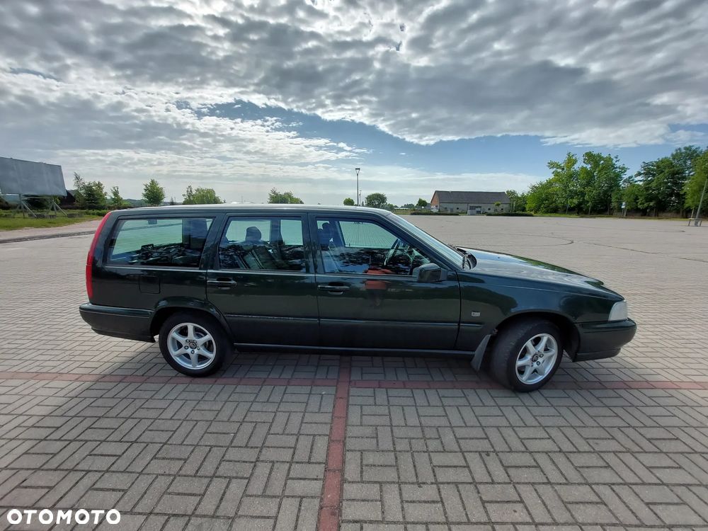 Volvo V70 2.4 - 15
