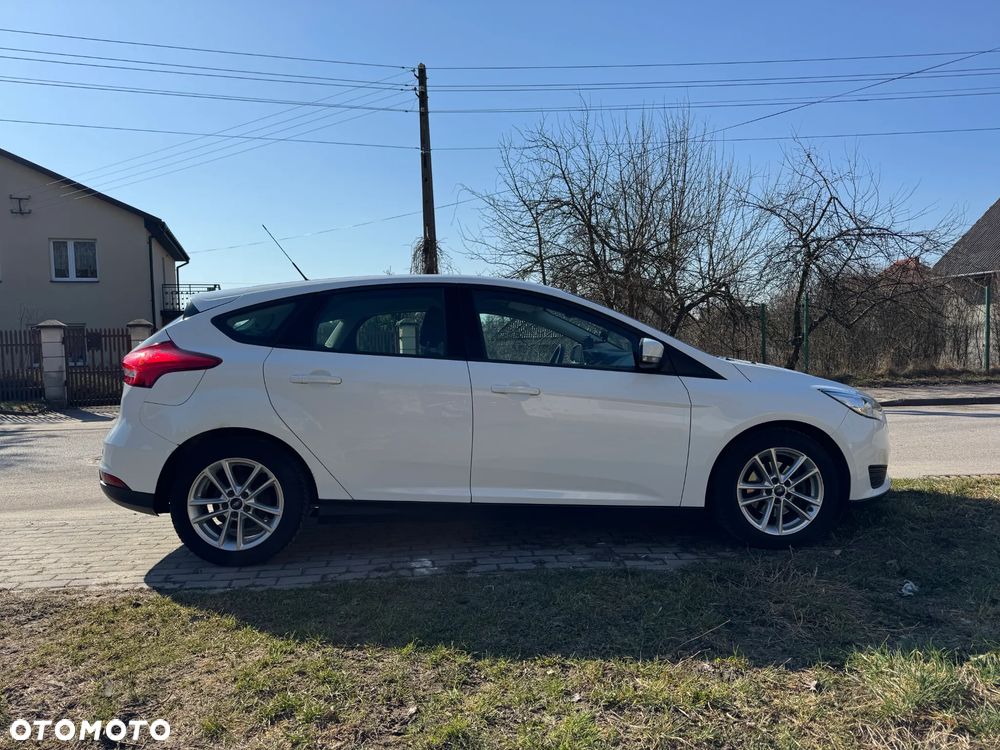 Ford Focus 1.5 TDCi SYNC Edition - 16