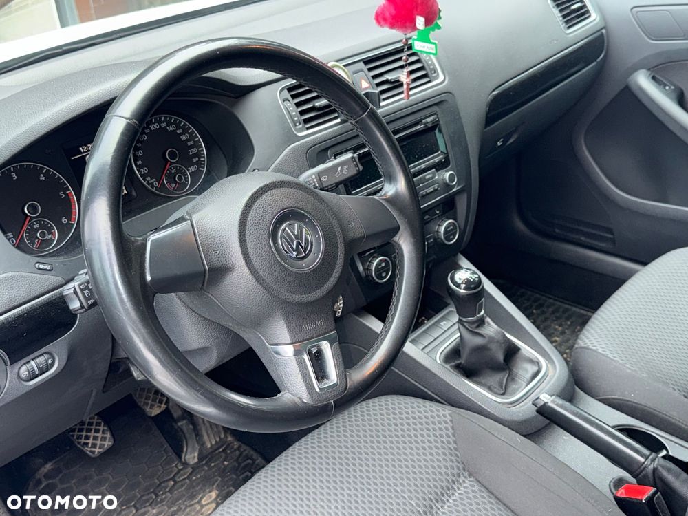 Volkswagen Jetta 1.6 TDI Comfortline - 7