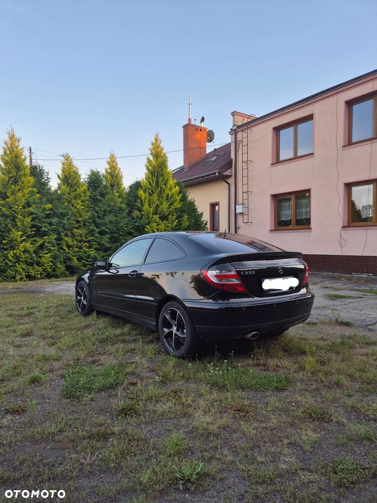 Mercedes-Benz Klasa C 230 Sportcoupe 7-G-TRONIC - 11