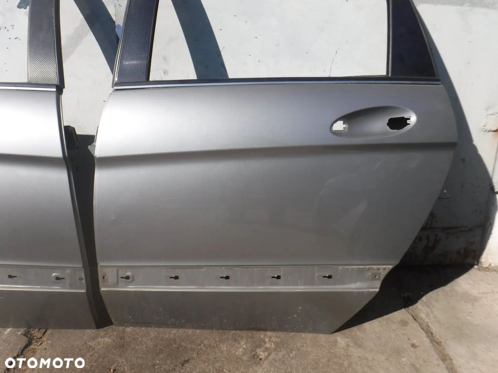 Mercedes W245 B klasa drzwi tyl lewe 748 c748 - 1