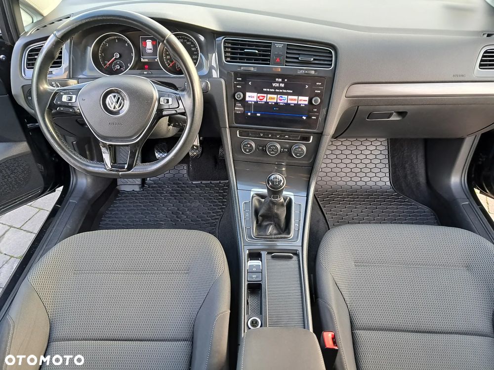 Volkswagen Golf 1.6 TDI BMT Comfortline - 12