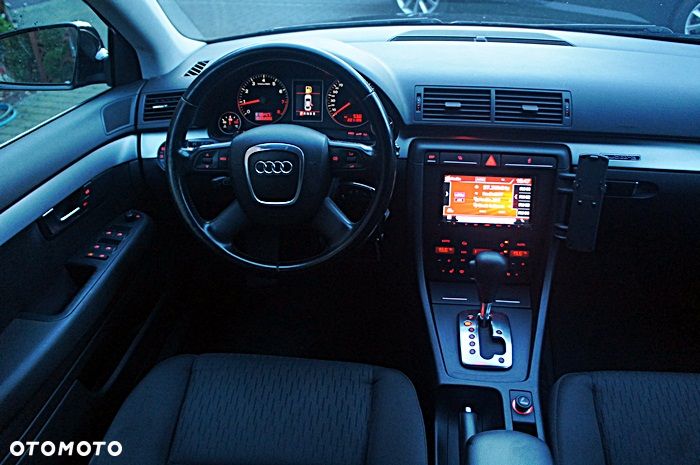 Audi A4 Avant 2.0 T FSI quattro tiptronic - 23
