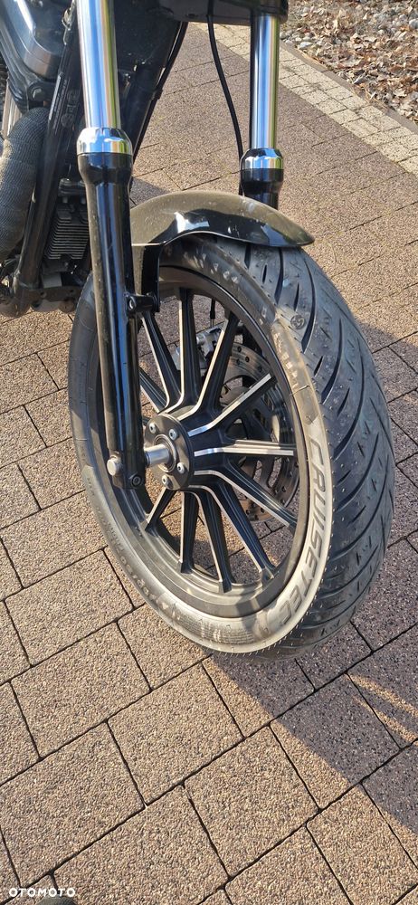 Harley-Davidson Sportster Roadster 883R - 5
