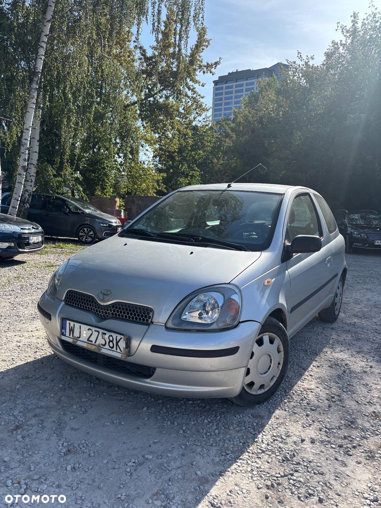 Toyota Yaris 1.0 Base - 1